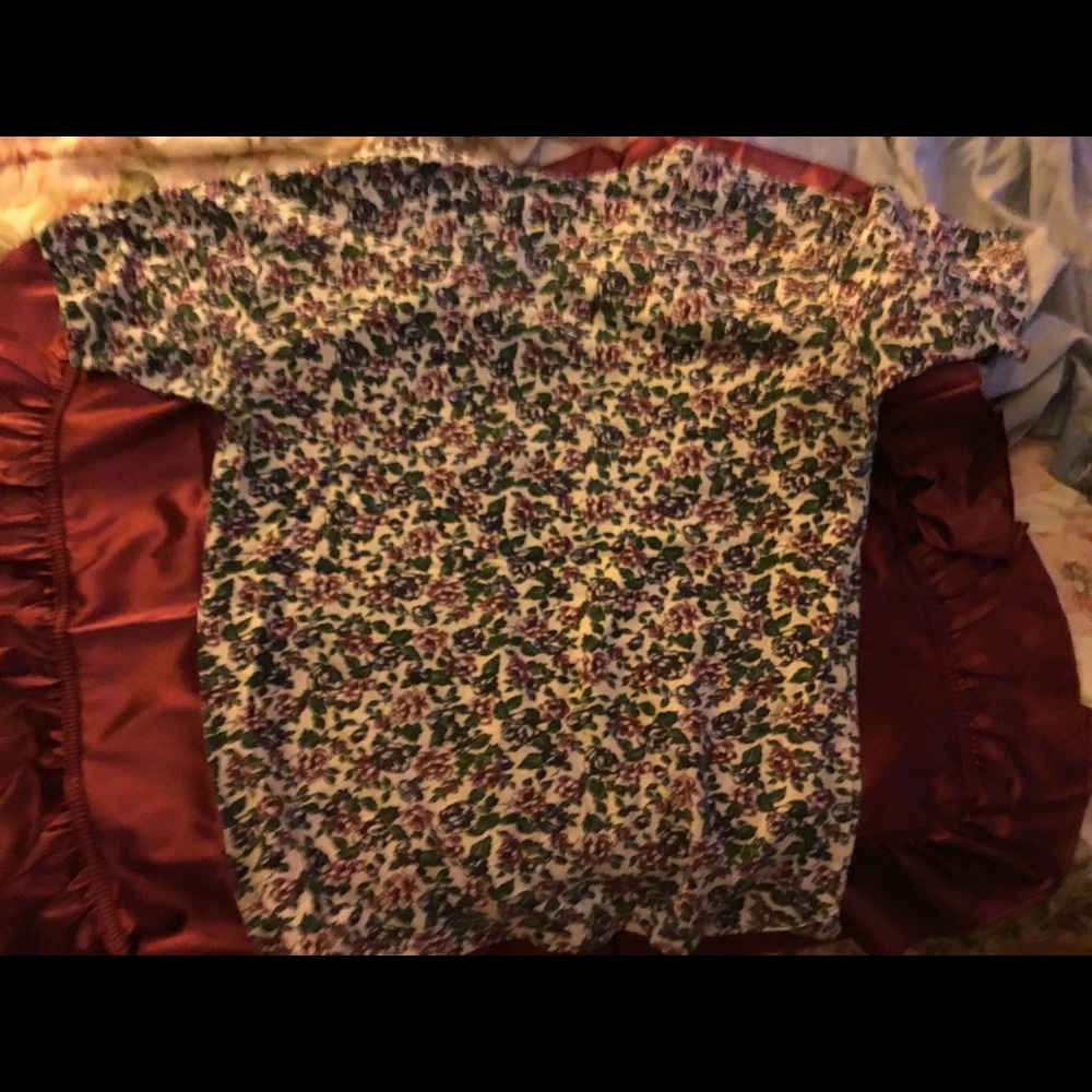 Pretty flowered short sleeve shirt